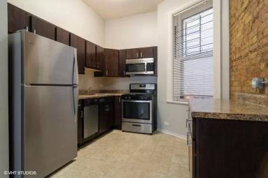 Main picture of 2300 N Clark