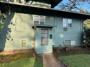 Main picture of 1020 Jefferson St