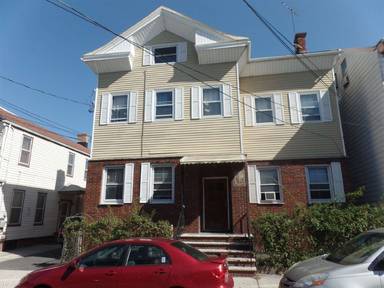 Main picture of 193 Walnut St