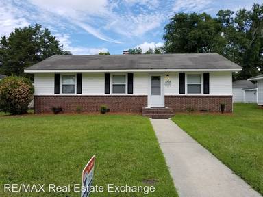 Main picture of 1005 E 13th St