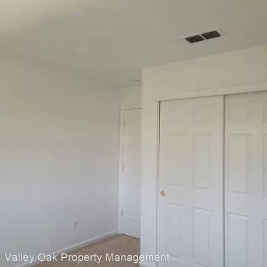 Main picture of 2314 Victory Ln