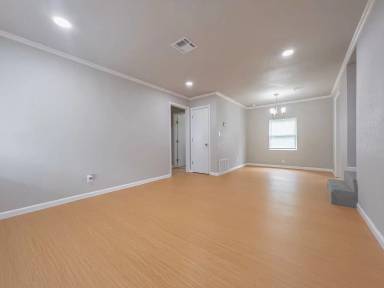 Main picture of 3124 SW 40th St