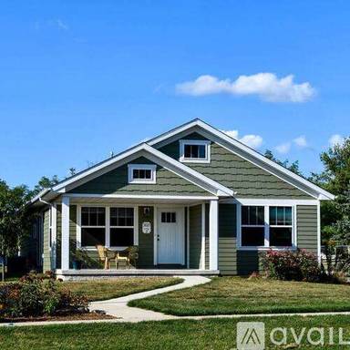 Main picture of 3021 W Lake Ave