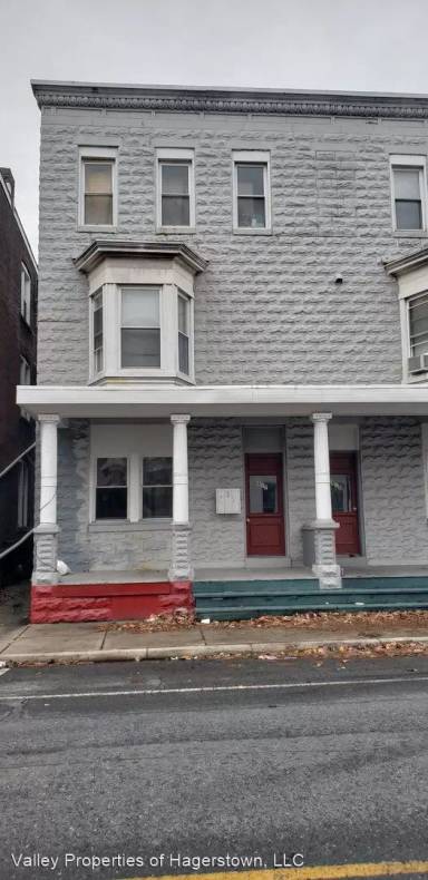 Main picture of 415 S Potomac St