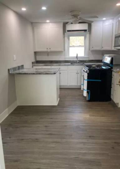 Main picture of 5900 Sullivan Trl