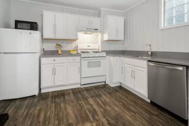 Main picture of 1005 N Aurora St