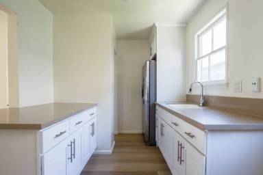 Main picture of 13463 Burbank Blvd