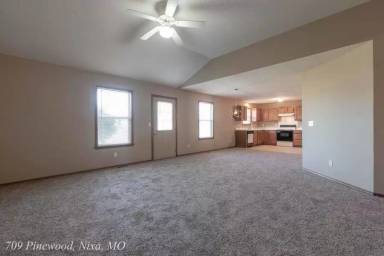 Main picture of 709 S Pinewood Ln