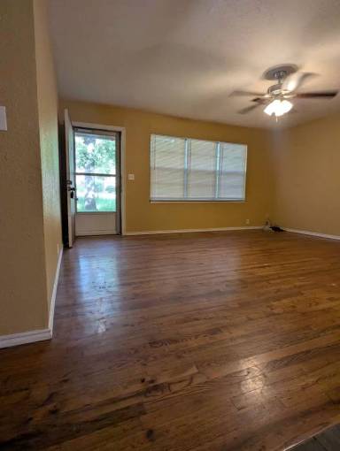 Main picture of 912 Red Bud Dr