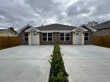 Main picture of 5706 Howell St
