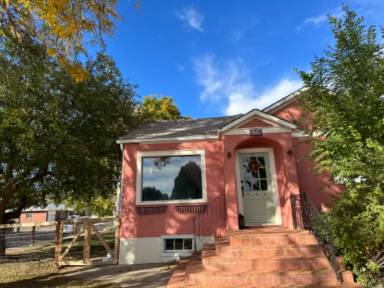 Main picture of 405 4th St