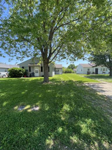 Main picture of 6261-6263 Commodore Dr