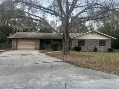 Main picture of 7 Spring Lake Pl