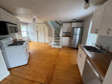 Main picture of 11 Russell St