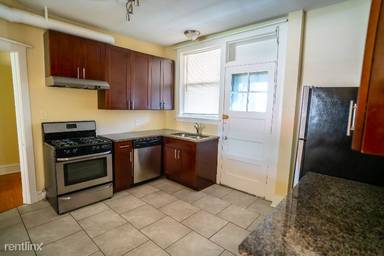 Main picture of 3307 W Sunnyside Ave