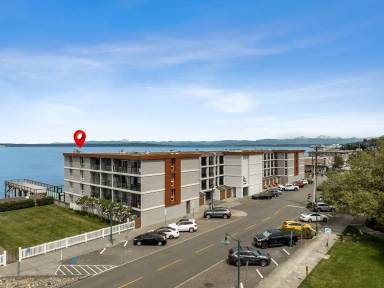 Main picture of 610 Front St