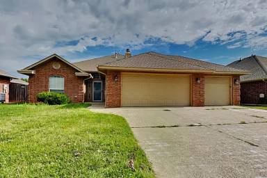 Main picture of 1717 SW 32nd St