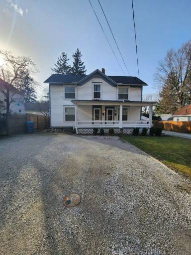 Main picture of 262 W High St