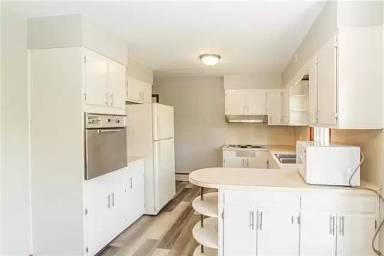 Main picture of 1064 W Lafayette St