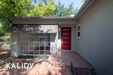 Main picture of 816 S Santa Fe Dr