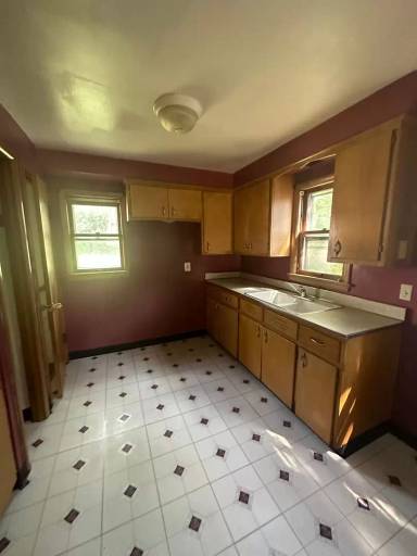 Main picture of 3913 E 99th St