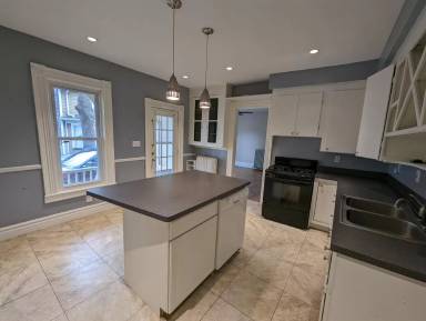 Main picture of 27 Edmonds St