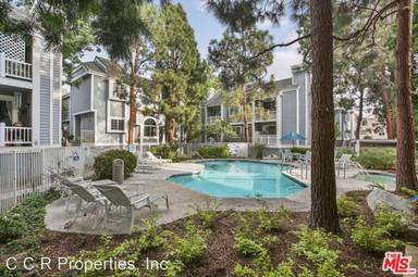 Main picture of 8505 Gulana Ave