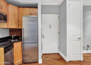 Main picture of 330 E 35th St