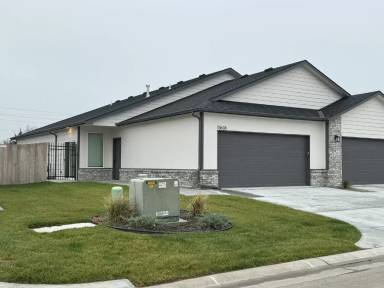 Main picture of 15636 E 21st Ct N