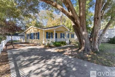 Main picture of 2691 Live Oak Dr SW