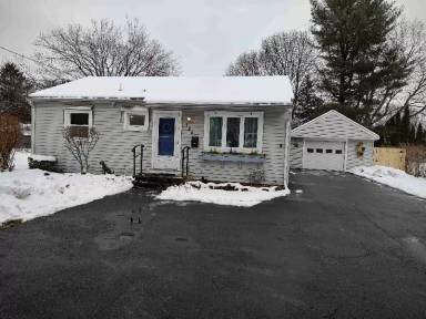 Main picture of 124 Iroquois St