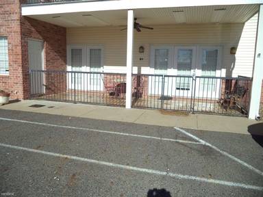 Main picture of 321 Peters Pt