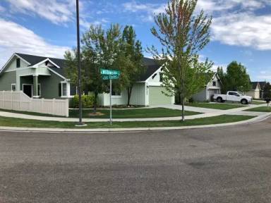 Main picture of 4629 N Willowside Ave