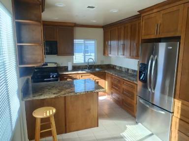Main picture of 1439 Burton St