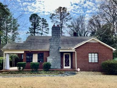 Main picture of 3334 Central Ave
