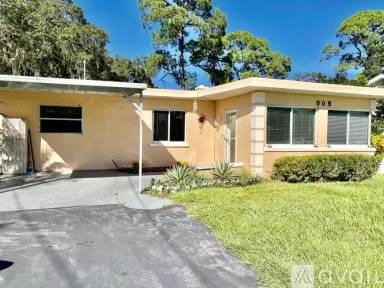 Main picture of 905 69th Ave W