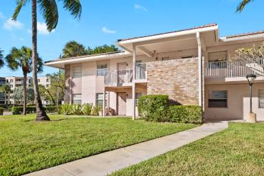 Main picture of 8435 Royal Palm Blvd