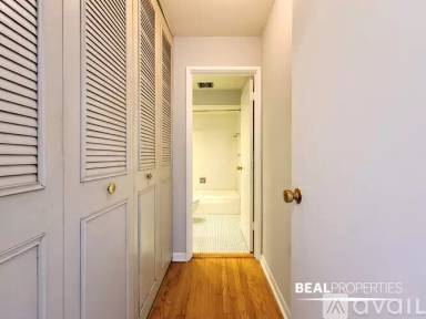 Main picture of 510 W Briar Pl