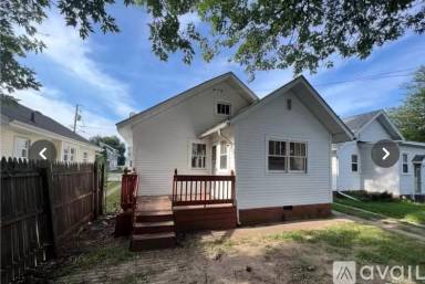 Main picture of 1834 Brussels St