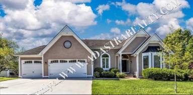 Main picture of 420 SW Waterfall Ct