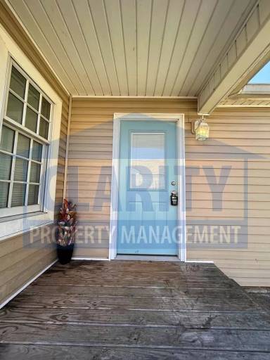 Main picture of 1102 Georgetown Rd NW