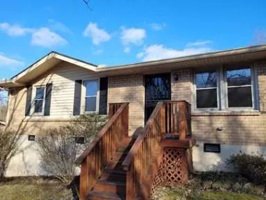 Main picture of 512 Combs Ter