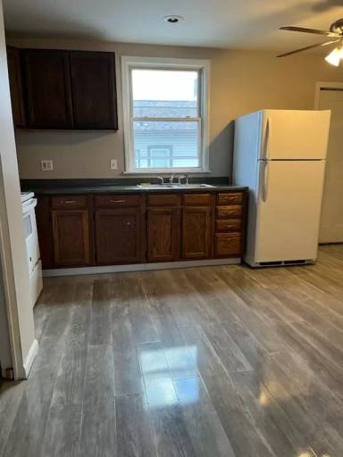 Main picture of 486 1st Ave