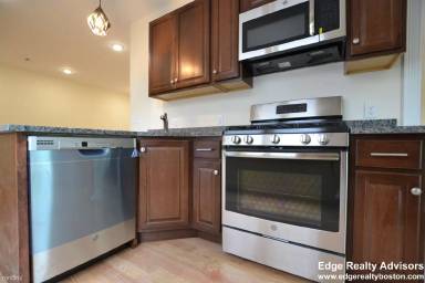 Main picture of 549 Washington St