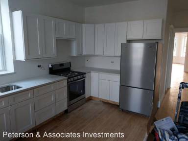 Main picture of 923 N Mozart St