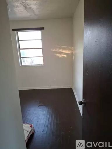 Main picture of 1845 W 13th St