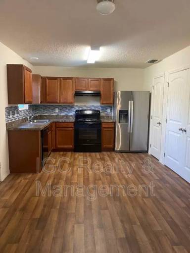 Main picture of 991 Zambrana St SE