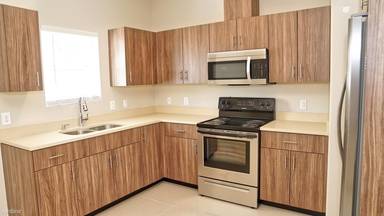 Main picture of 1010 E Chapin St