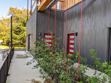 Main picture of 305 N Parker Ave