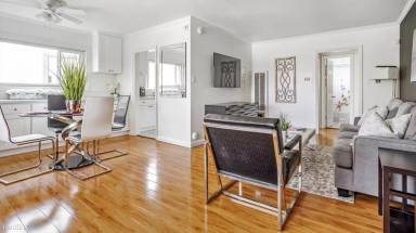Main picture of 118 E Commonwealth Ave